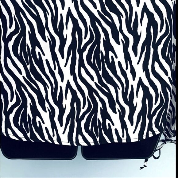Zara Black & White Ruffled Zebra Print Blouse Size Small - Picture 12 of 13